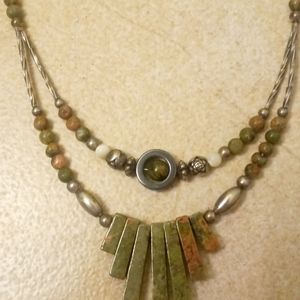 Necklace and bracelet set